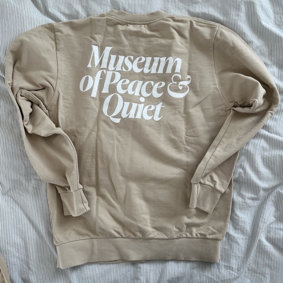 Museum of Peace and Quiet lounge set - Picture 4 of 8